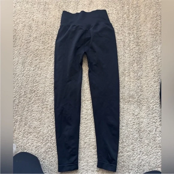 Amazon Black High-Waisted Leggings - Picture 4 of 4